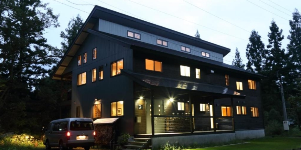 BEARS DEN <br class="smf">>MountainLodgeHakuba